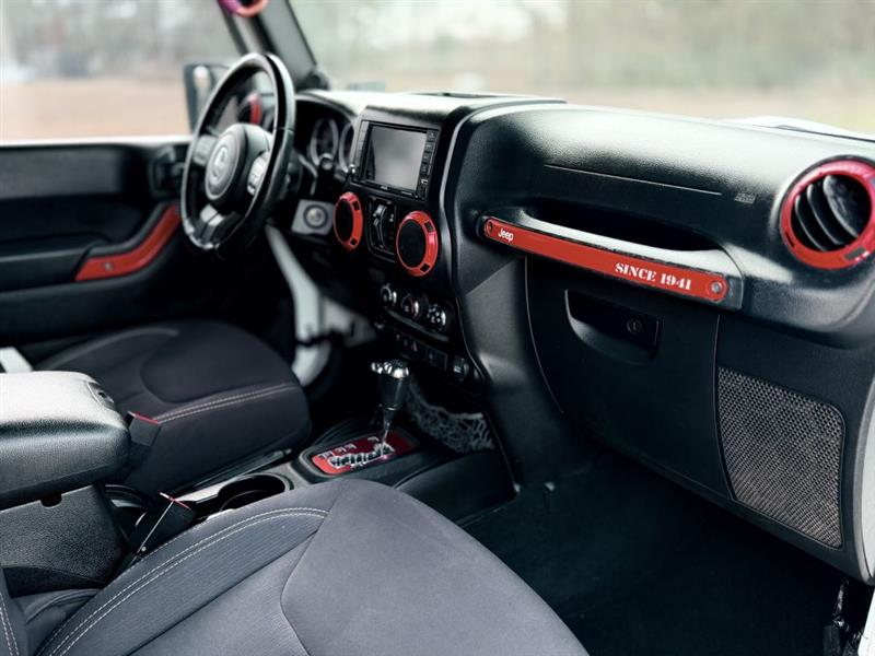 Jeep Wrangler Unlimited Sahara 4WD 2013