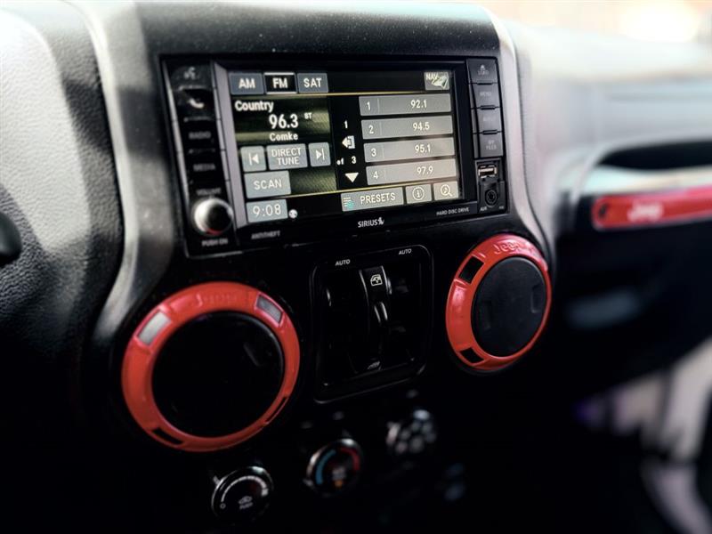 Jeep Wrangler Unlimited Sahara 4WD 2013