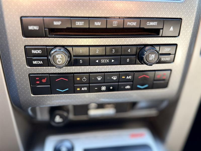 Ford F-150 SVT Raptor SuperCab 5.5-ft. Bed 4WD 2011