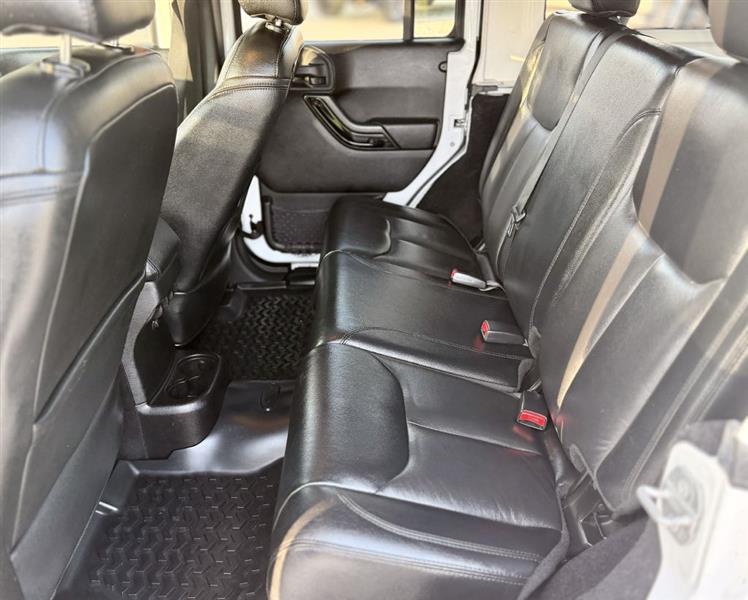 Jeep Wrangler Unlimited Sahara 4WD 2015