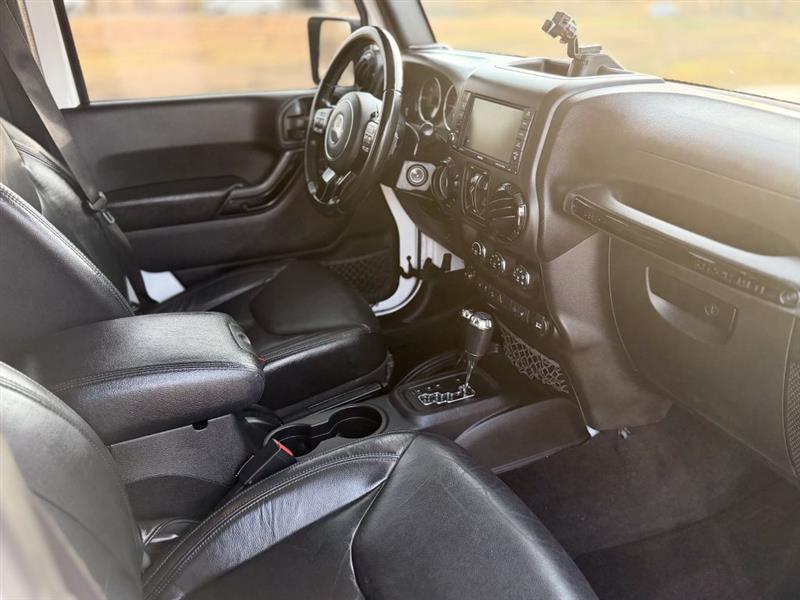 Jeep Wrangler Unlimited Sahara 4WD 2015