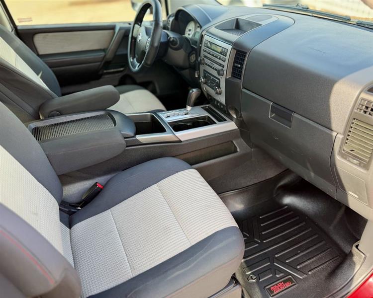 Nissan Titan PRO-4X Crew Cab 4WD SWB 2011