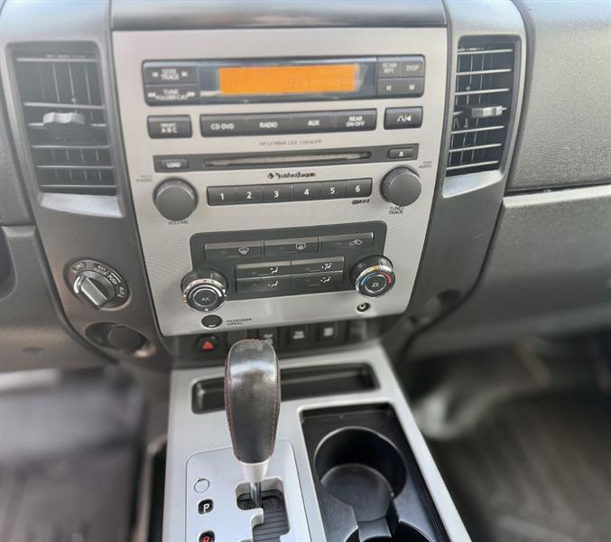 Nissan Titan PRO-4X Crew Cab 4WD SWB 2011