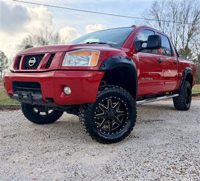 2011 Nissan Titan PRO-4X Crew Cab 4WD SWB