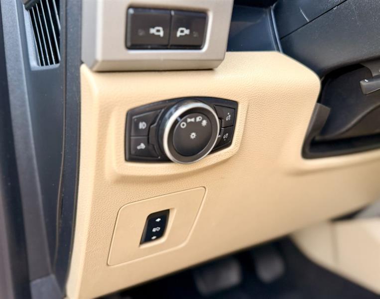 Ford F-150 Lariat SuperCrew 5.5-ft. Bed 4WD 2016