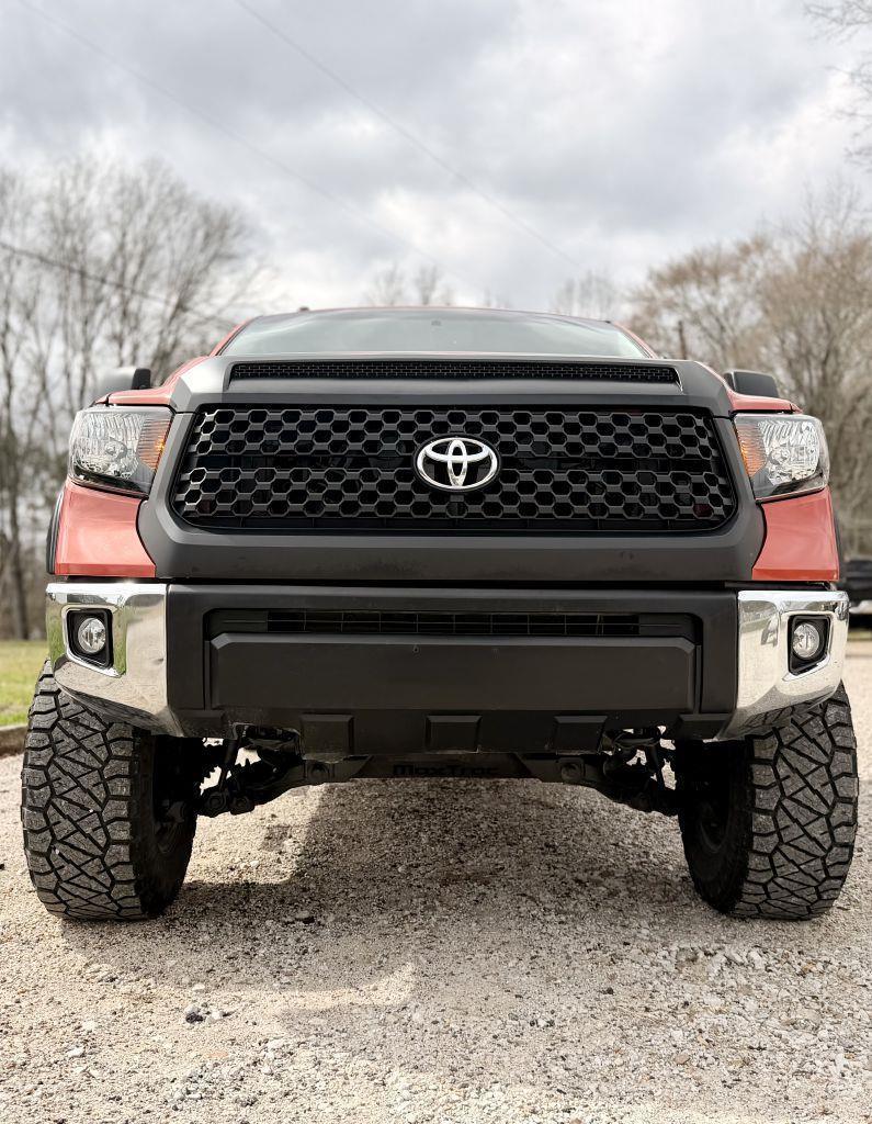 Toyota Tundra SR5 5.7L V8 FFV CrewMax 4WD 2016