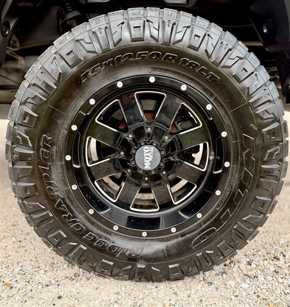 Toyota Tundra SR5 5.7L V8 FFV CrewMax 4WD 2016