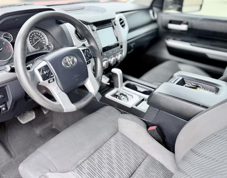 Toyota Tundra SR5 5.7L V8 FFV CrewMax 4WD 2016