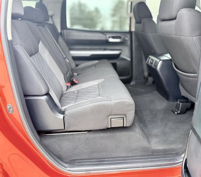 Toyota Tundra SR5 5.7L V8 FFV CrewMax 4WD 2016