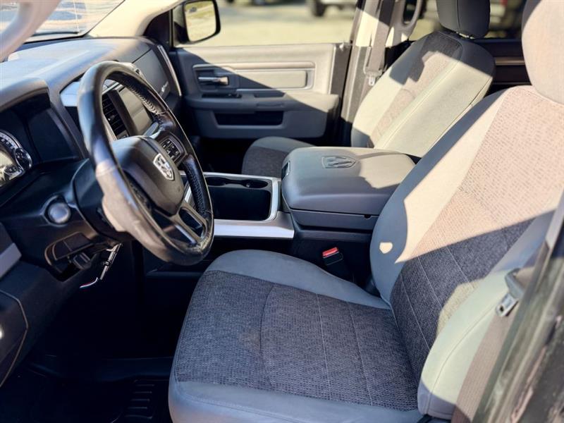 RAM 1500 SLT Crew Cab SWB 4WD 2016