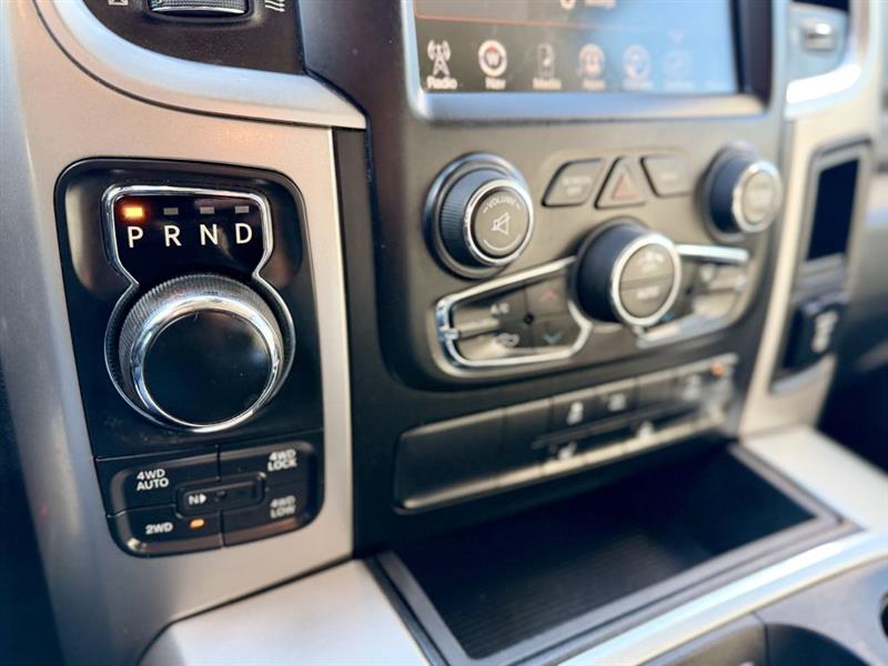 RAM 1500 SLT Crew Cab SWB 4WD 2016