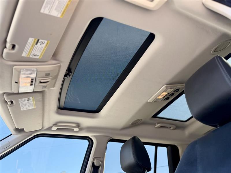 Land Rover LR4 Base 2016