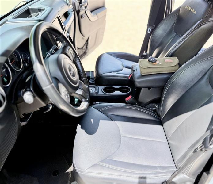 Jeep Wrangler Unlimited Sahara 4WD 2015