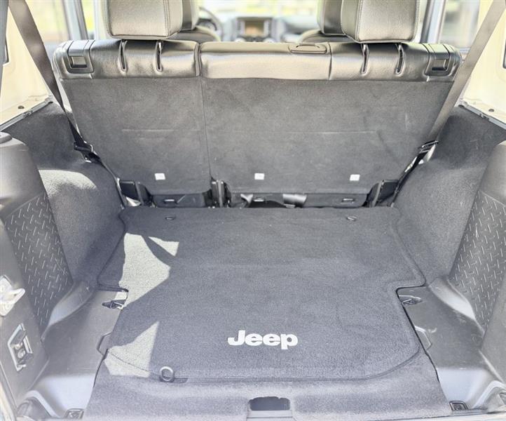 Jeep Wrangler Unlimited Sahara 4WD 2015