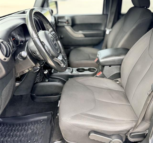 Jeep Wrangler Unlimited Sport 4WD 2017