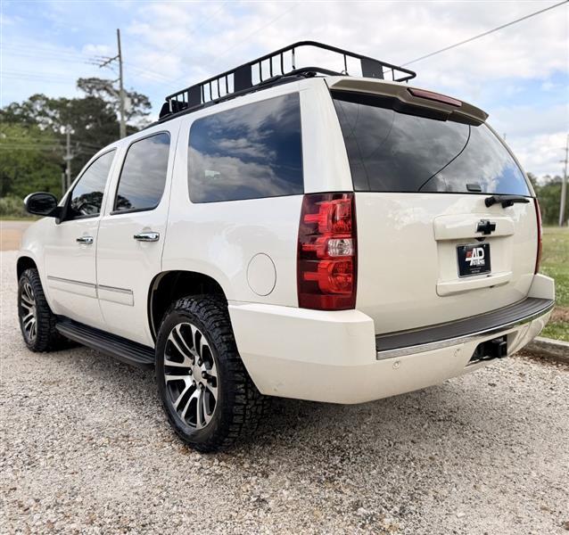 Chevrolet Tahoe  2013