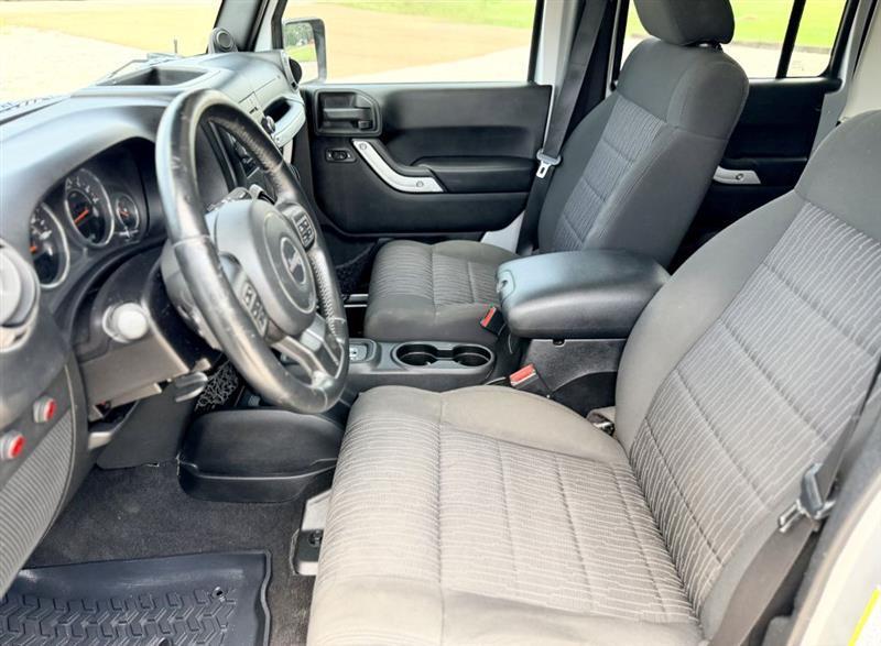 Jeep Wrangler Unlimited Sport 4WD 2012