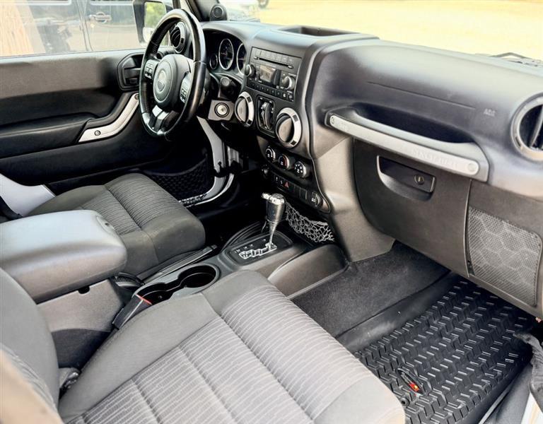 Jeep Wrangler Unlimited Sport 4WD 2012