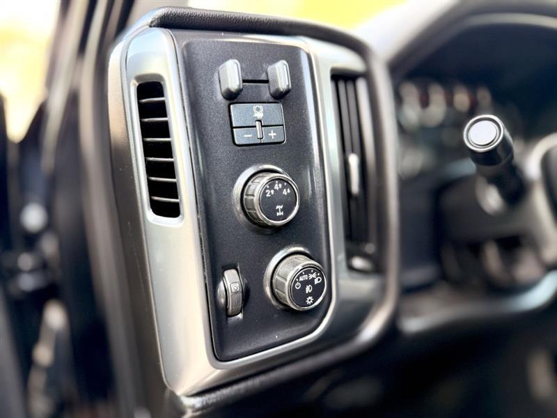 Chevrolet Silverado 2500HD LT Crew Cab 4WD 2015