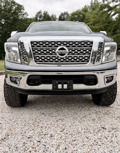 Nissan Titan SL Crew Cab 4WD 2017