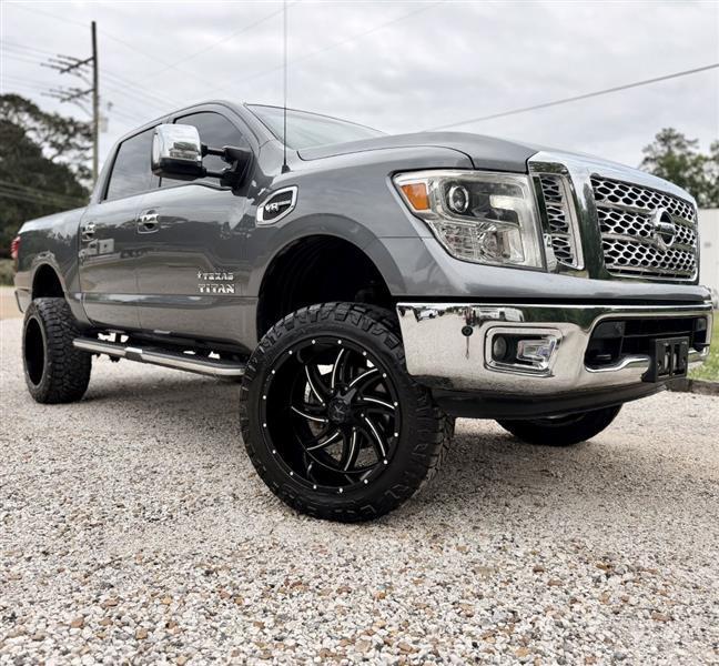 Nissan Titan SL Crew Cab 4WD 2017