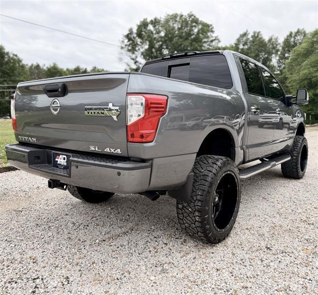 Nissan Titan SL Crew Cab 4WD 2017