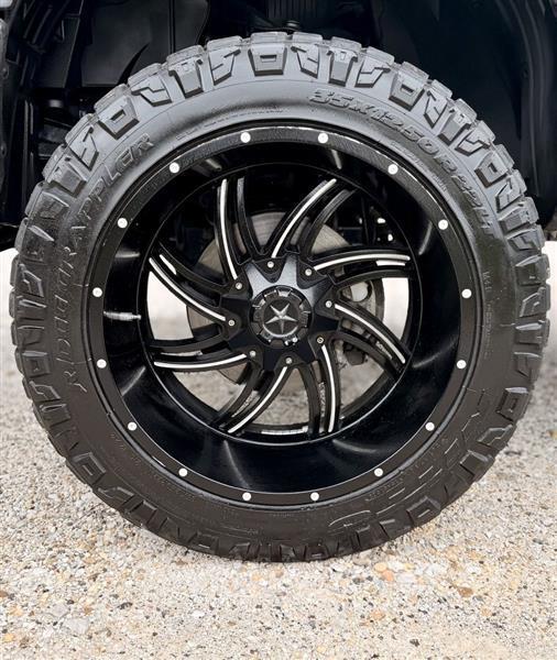 Nissan Titan SL Crew Cab 4WD 2017
