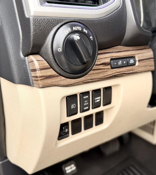 Nissan Titan SL Crew Cab 4WD 2017