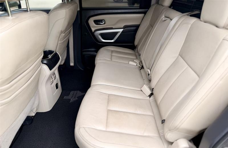 Nissan Titan SL Crew Cab 4WD 2017