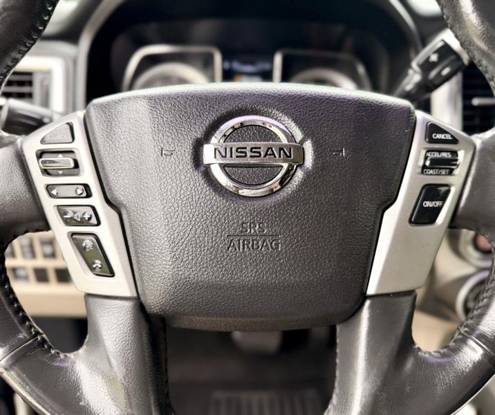 Nissan Titan SL Crew Cab 4WD 2017