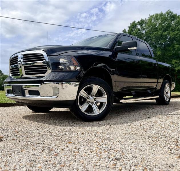 RAM 1500 SLT Crew Cab SWB 4WD 2015