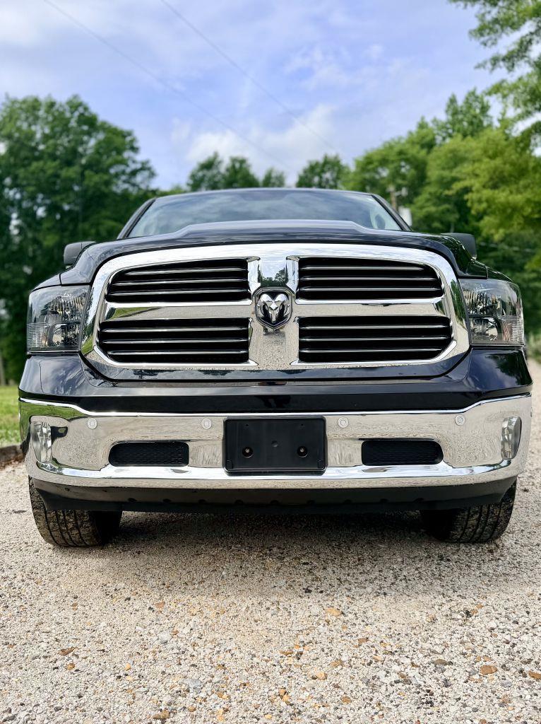 RAM 1500 SLT Crew Cab SWB 4WD 2015