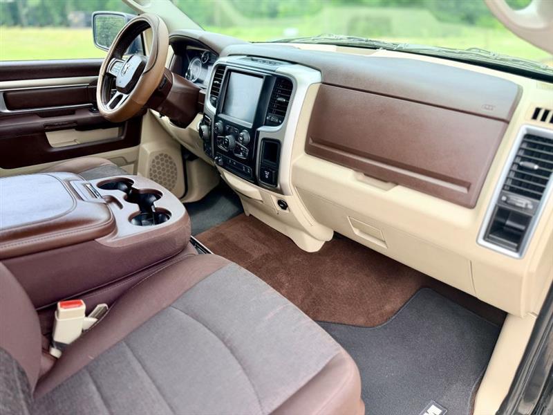 RAM 1500 SLT Crew Cab SWB 4WD 2015