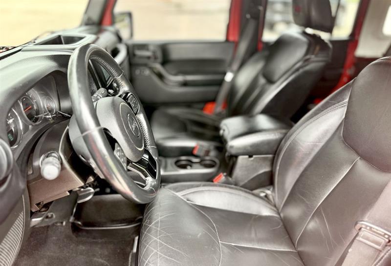 Jeep Wrangler Unlimited Sahara 4WD 2014