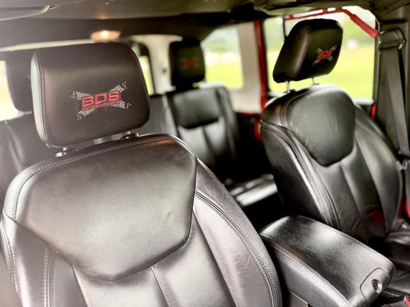 Jeep Wrangler Unlimited Sahara 4WD 2014