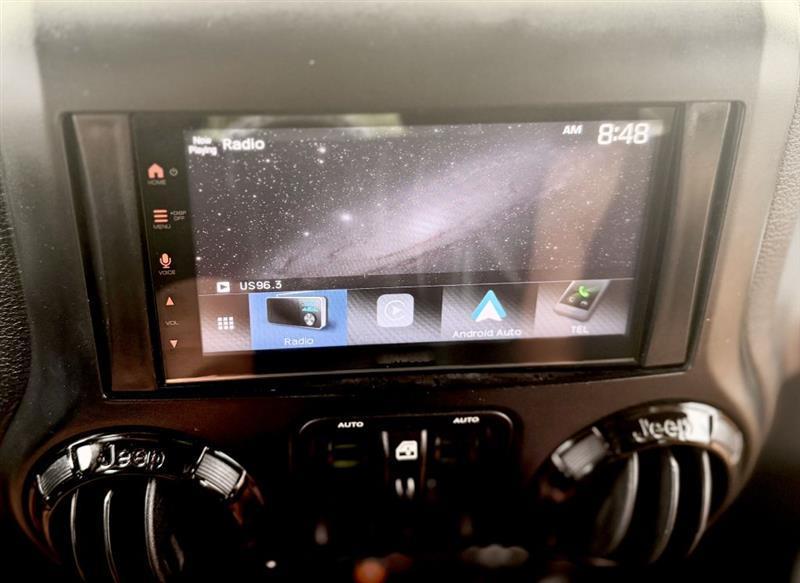 Jeep Wrangler Unlimited Sahara 4WD 2014