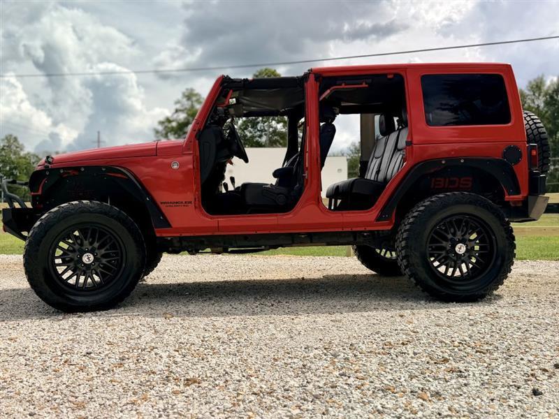 Jeep Wrangler Unlimited Sahara 4WD 2014