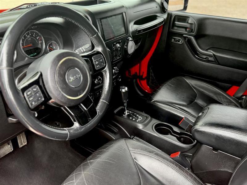 Jeep Wrangler Unlimited Sahara 4WD 2014