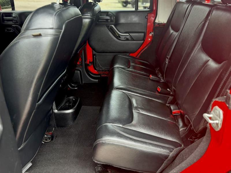 Jeep Wrangler Unlimited Sahara 4WD 2014