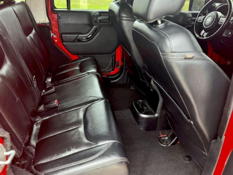 Jeep Wrangler Unlimited Sahara 4WD 2014