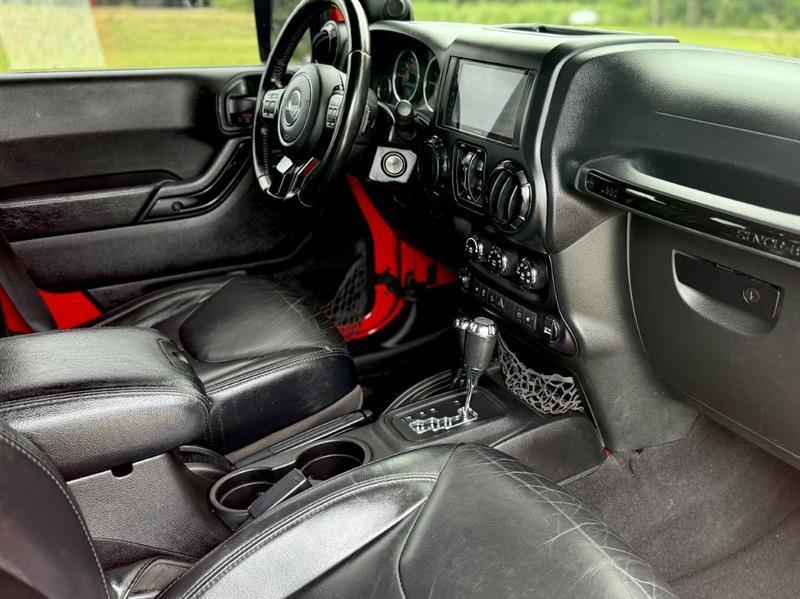 Jeep Wrangler Unlimited Sahara 4WD 2014