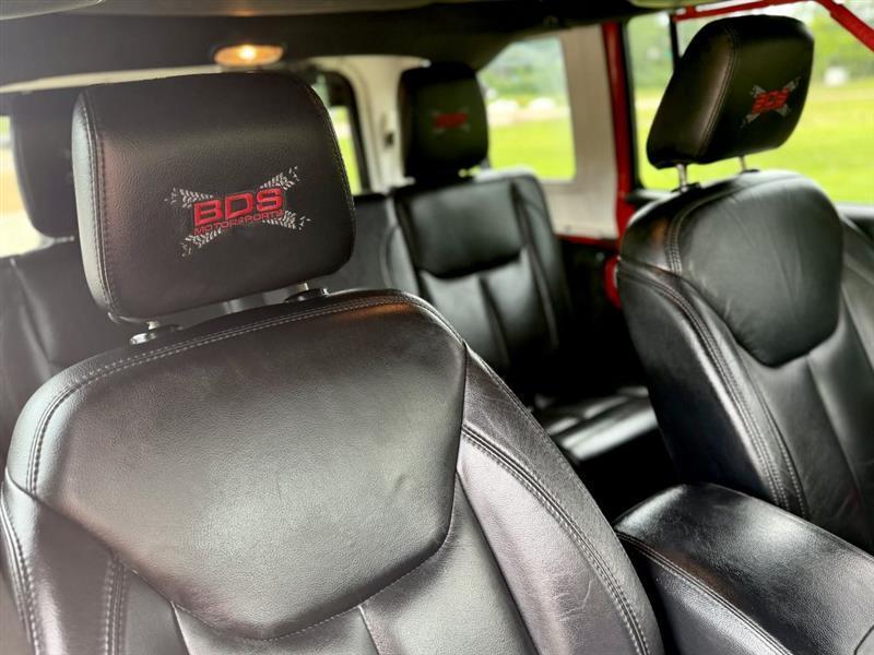 Jeep Wrangler Unlimited Sahara 4WD 2014