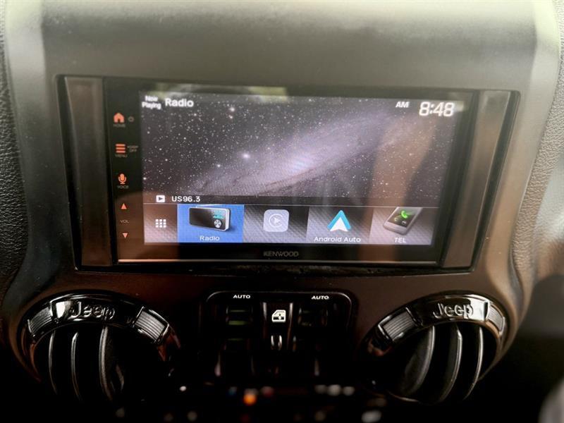 Jeep Wrangler Unlimited Sahara 4WD 2014