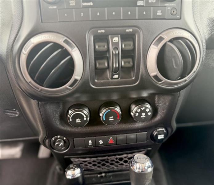 Jeep Wrangler Unlimited Sport 4WD 2015