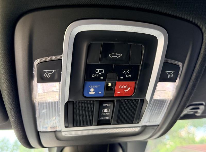 RAM 1500 Laramie Crew Cab SWB 2WD 2021