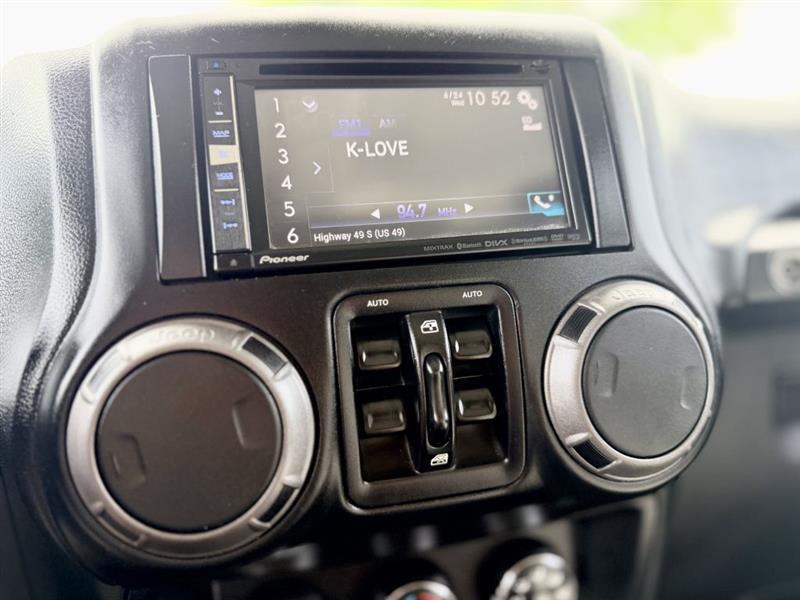 Jeep Wrangler Unlimited Sport 4WD 2015