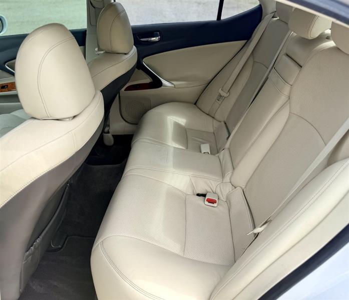 Lexus IS IS 250 6-Speed Manual 2009