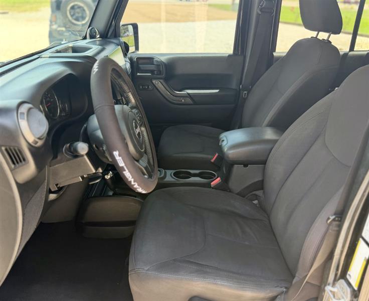 Jeep Wrangler Unlimited Sport 4WD 2012