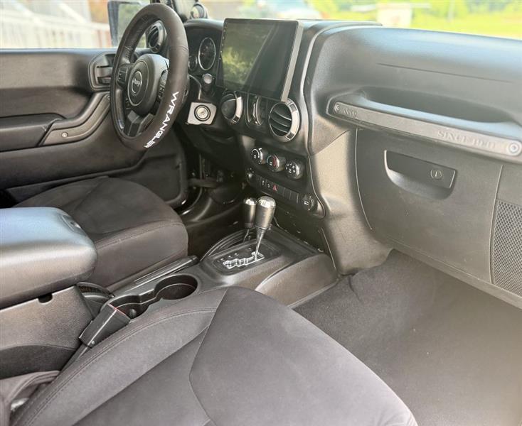 Jeep Wrangler Unlimited Sport 4WD 2012