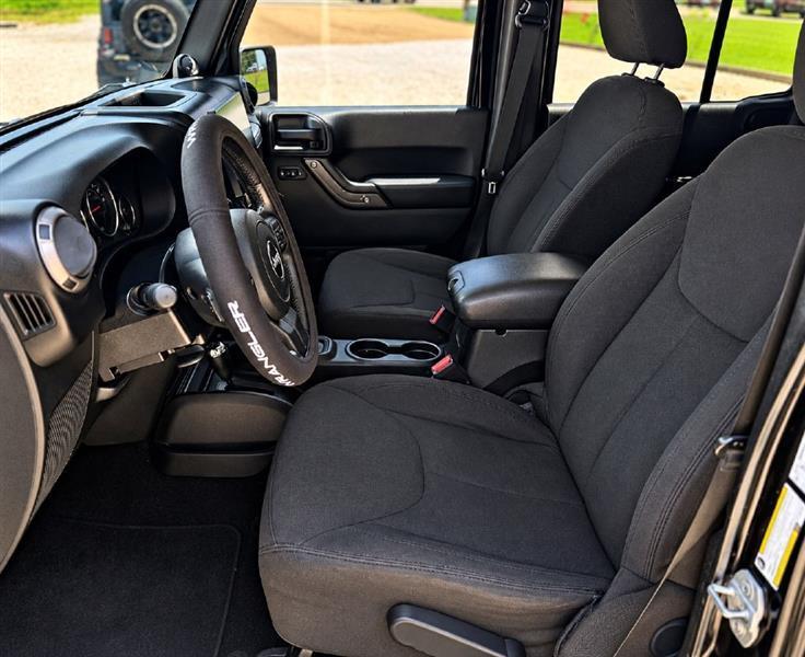 2012 Jeep Wrangler Unlimited Sport - Photo 11